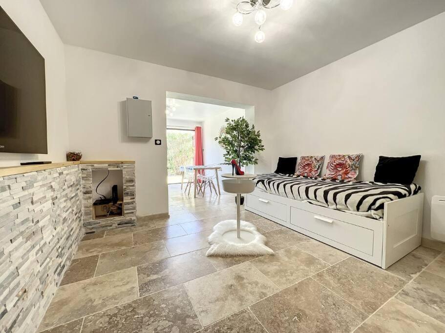 Superbe Appartement En Bord De Mer Бандоль Экстерьер фото
